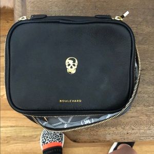 Boulevard black jewelry case